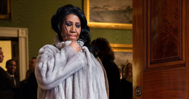 Aretha Franklin, 76, is ‘gravely ill’ and surrounded by her family