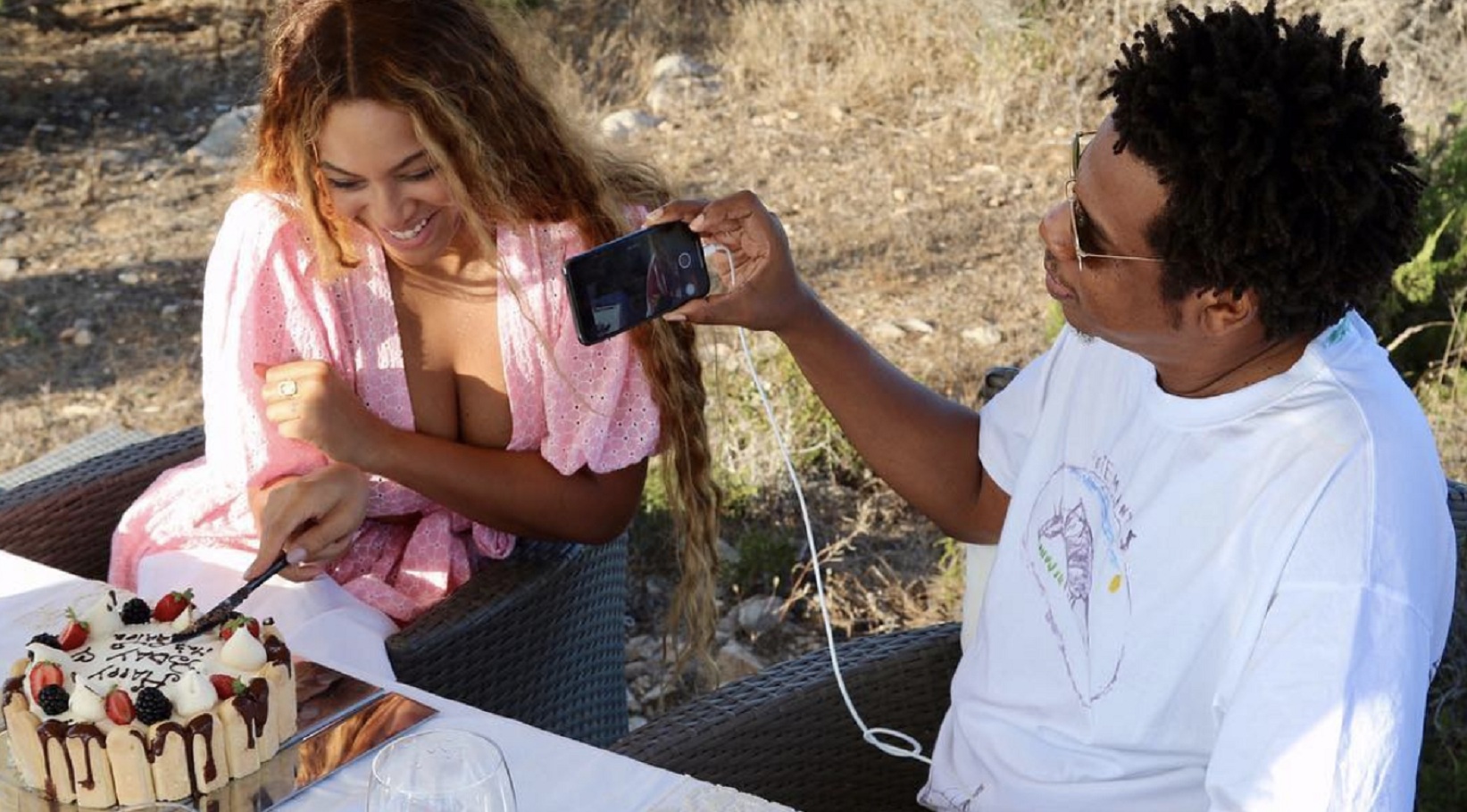 Beyonce thanks her fans for all the B’day wishes, with a beautiful, heartfelt note!