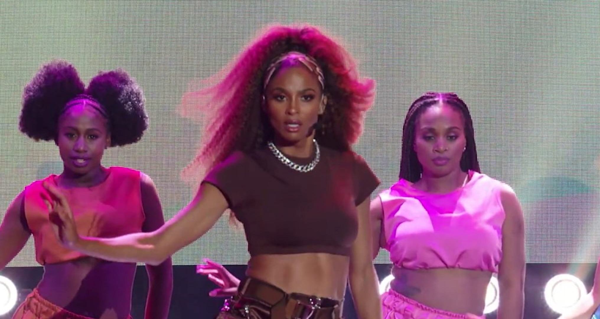 Did You Miss It? Ciara’s ‘Special’ Performance of ‘Melanin’ at AMAs [For Xfinity Users]